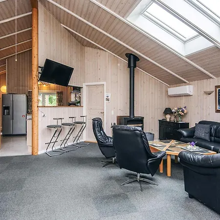 Lakeview Retreat With - By Traum